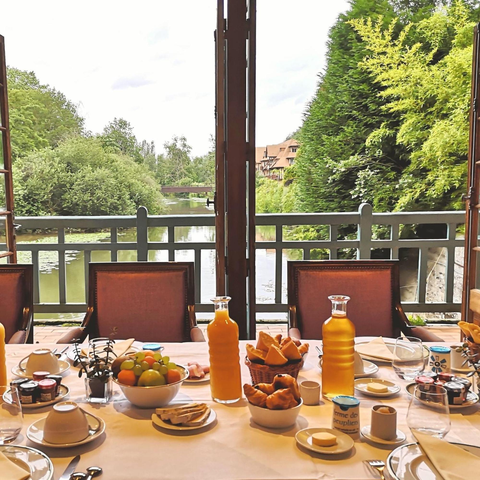 Le Moulin De Connelles Hotel Екстериор снимка
